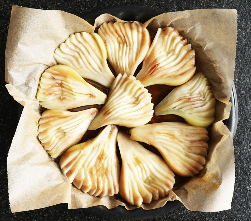 Tatin de poires - Hruškový koláč Tatin de poires - Hruškový koláč